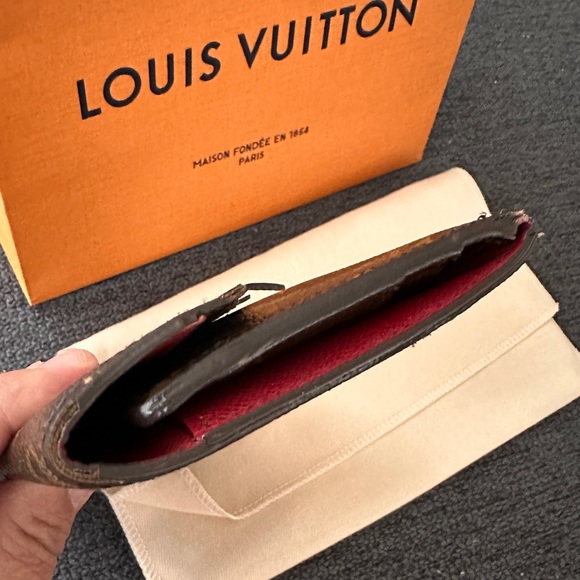 Louis Vuitton Sarah wallet! - Picture 6 of 6